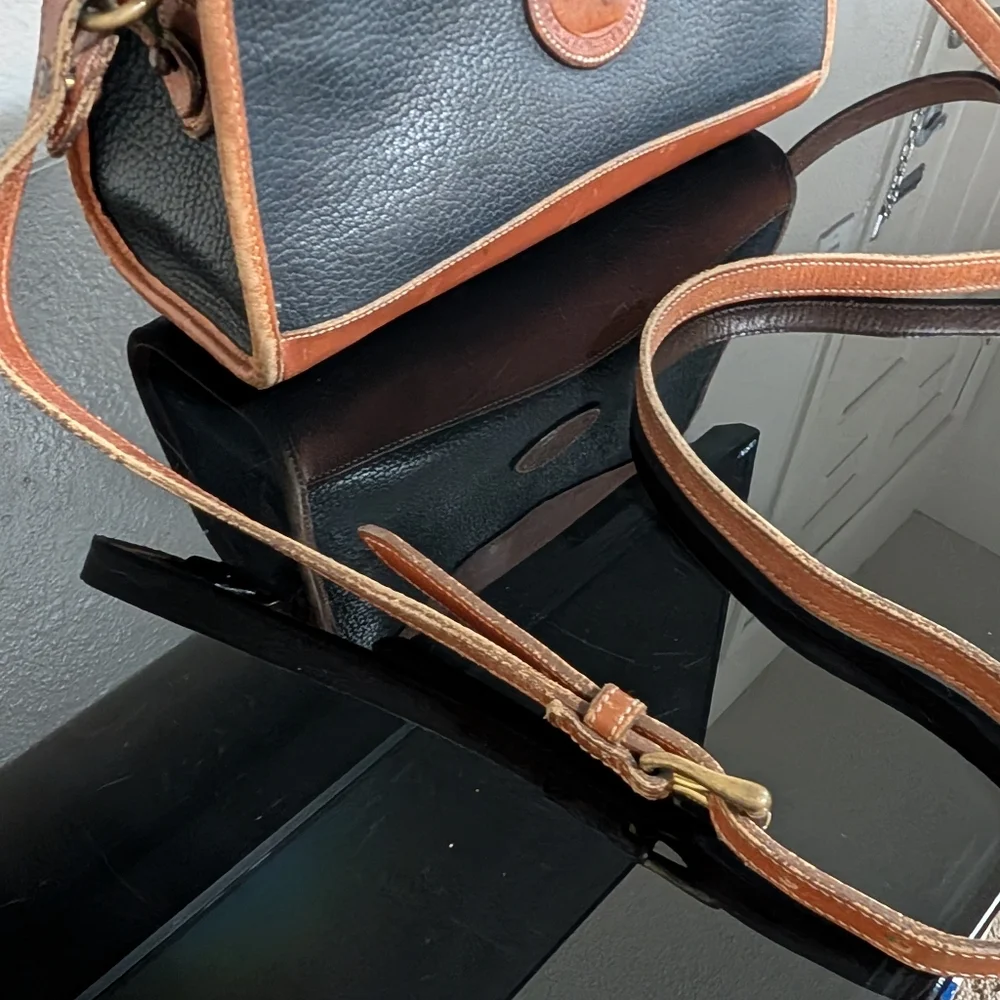 Vintage Dooney Bourke Blue Pebbled All Weather Leather Shoulder Bag Purse - Picture 4 of 12
